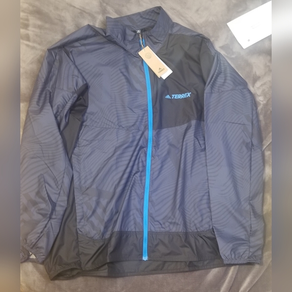 Adidas Terrex windbreak and hiking pants - Picture 2 of 2